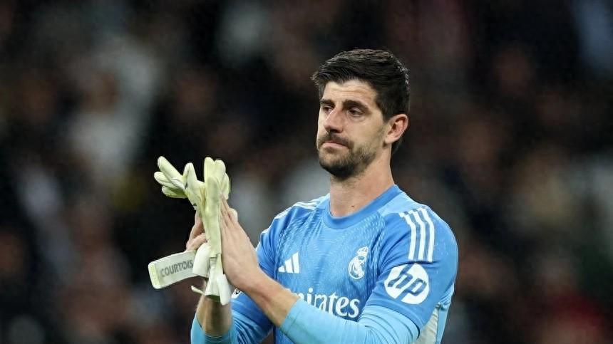 kaiyun-库尔图瓦长传助巴尔韦德破门，加冕欧冠历史“助攻王”门将